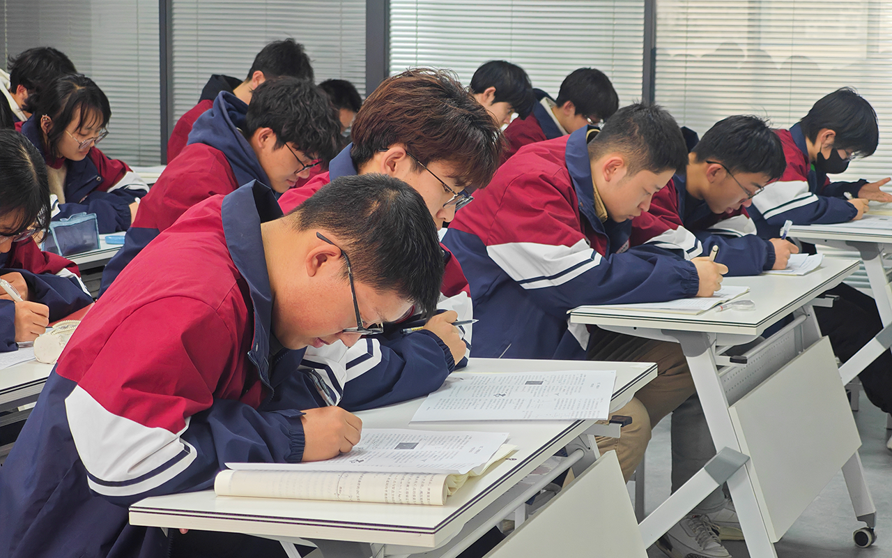 学生.png 学生.png